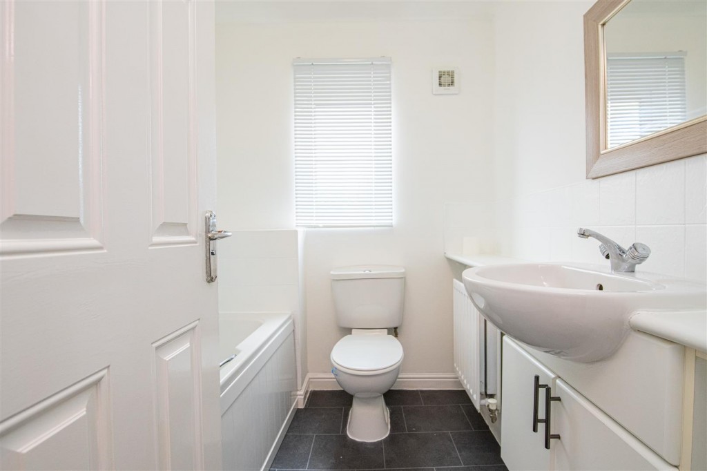 Images for Abbots Way, Kettering EAID:oscarjamesapi BID:2
