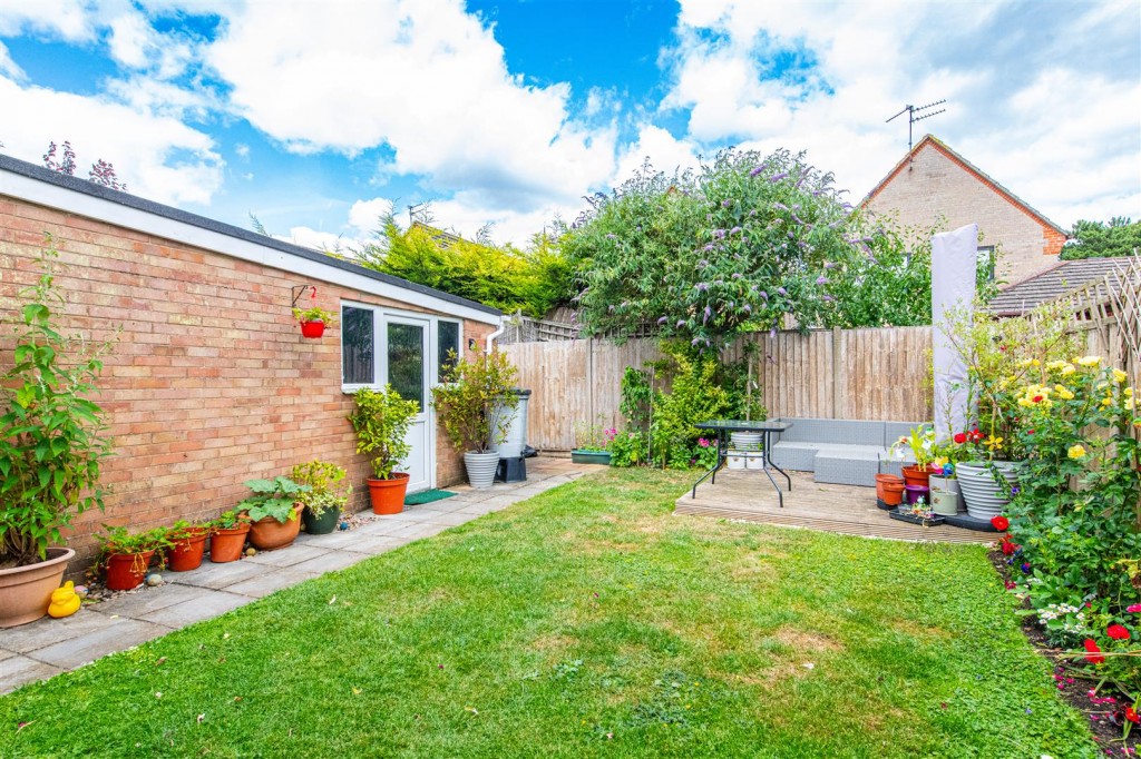 Images for Manor Way, Higham Ferrers, Rushden EAID:oscarjamesapi BID:8