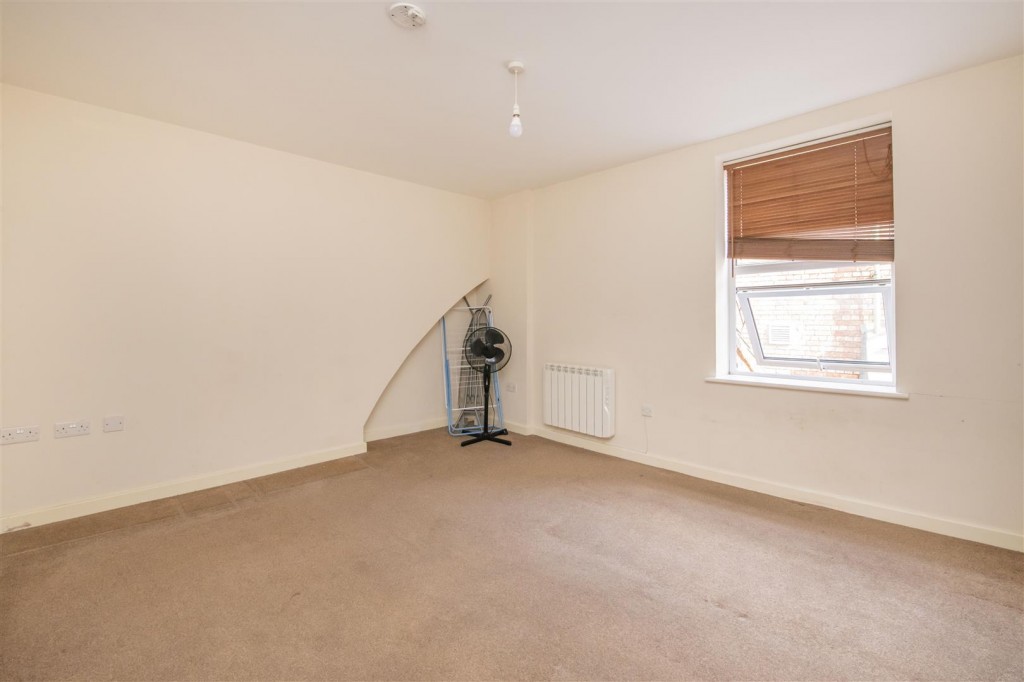 Images for Silver Street, Kettering EAID:oscarjamesapi BID:2