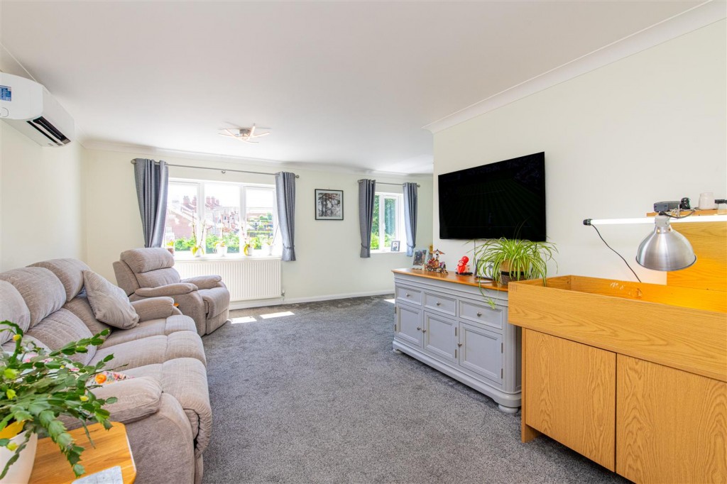 Images for Drayton Place, Irthlingborough, Wellingborough EAID:oscarjamesapi BID:6