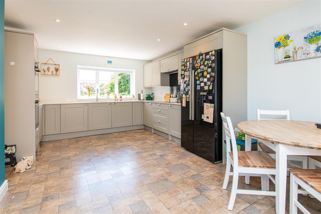 Images for Drayton Place, Irthlingborough, Wellingborough EAID:oscarjamesapi BID:6