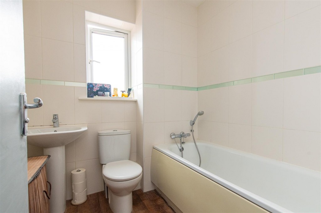 Images for Roman Road, Little Stanion, Corby EAID:oscarjamesapi BID:4