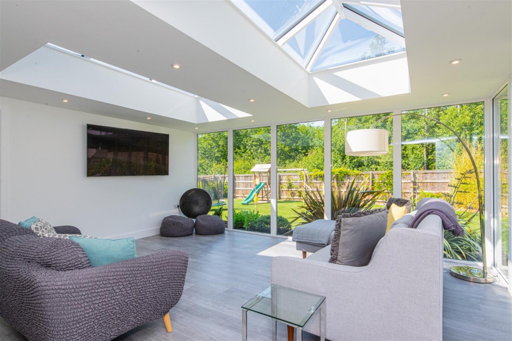 Images for Lake Drive, Weldon, Corby EAID:oscarjamesapi BID:4