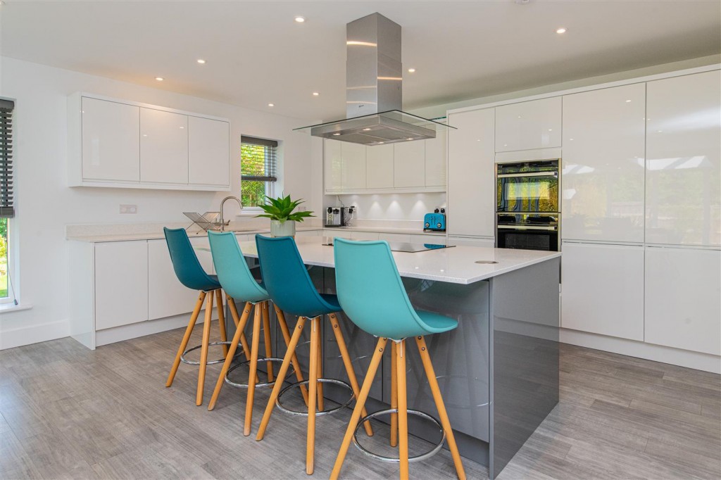 Images for Lake Drive, Weldon, Corby EAID:oscarjamesapi BID:4