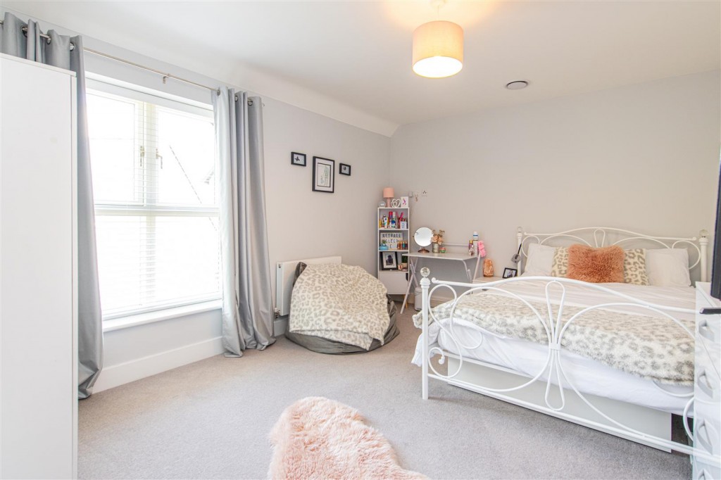 Images for Lake Drive, Weldon, Corby EAID:oscarjamesapi BID:4