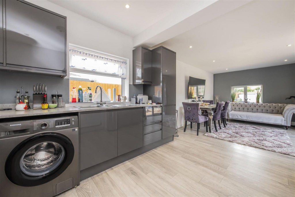 Images for Hilltop Avenue, Barton Seagrave, Kettering EAID:oscarjamesapi BID:2