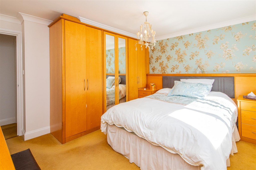 Images for Beech Close, Desborough EAID:oscarjamesapi BID:2