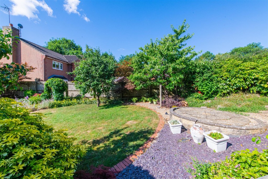 Images for Beech Close, Desborough EAID:oscarjamesapi BID:2