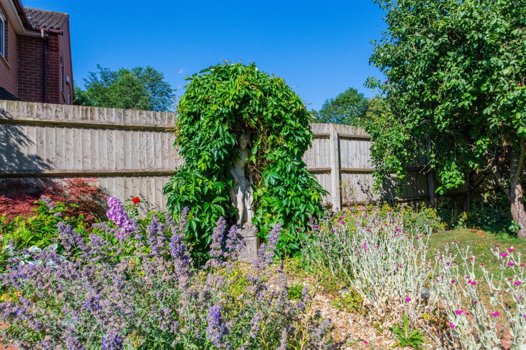 Images for Beech Close, Desborough EAID:oscarjamesapi BID:2