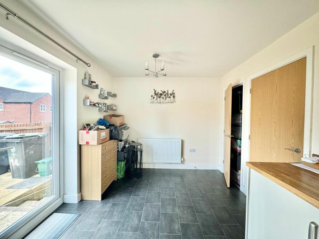 Images for Damson Walk, Higham Ferrers EAID:oscarjamesapi BID:8
