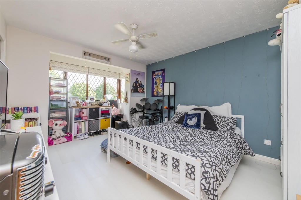 Images for Bush Close, Wellingborough EAID:oscarjamesapi BID:2