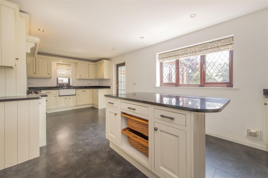 Images for Bush Close, Wellingborough EAID:oscarjamesapi BID:2