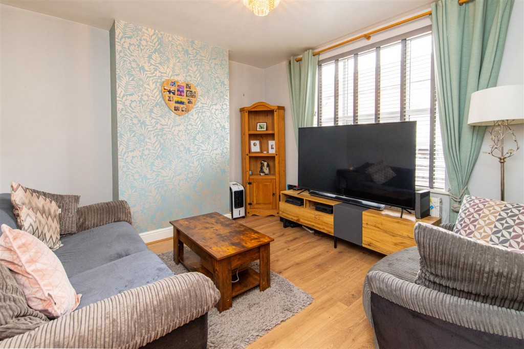 Images for Denmark Road, Rushden EAID:oscarjamesapi BID:8