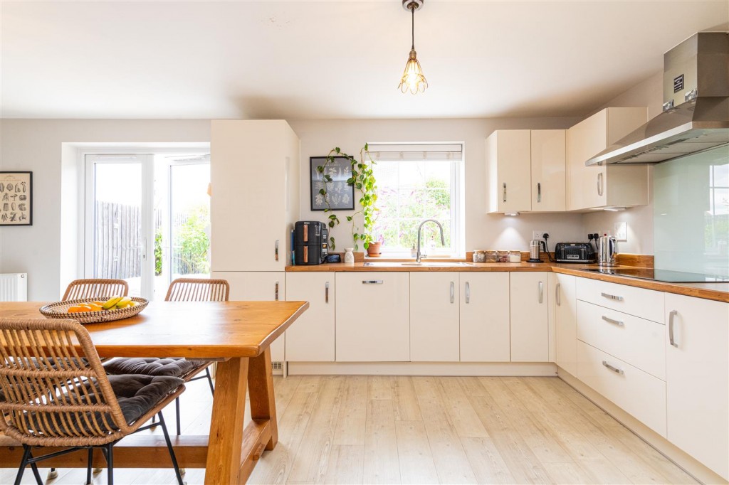 Images for Heron Close, Higham Ferrers EAID:oscarjamesapi BID:8