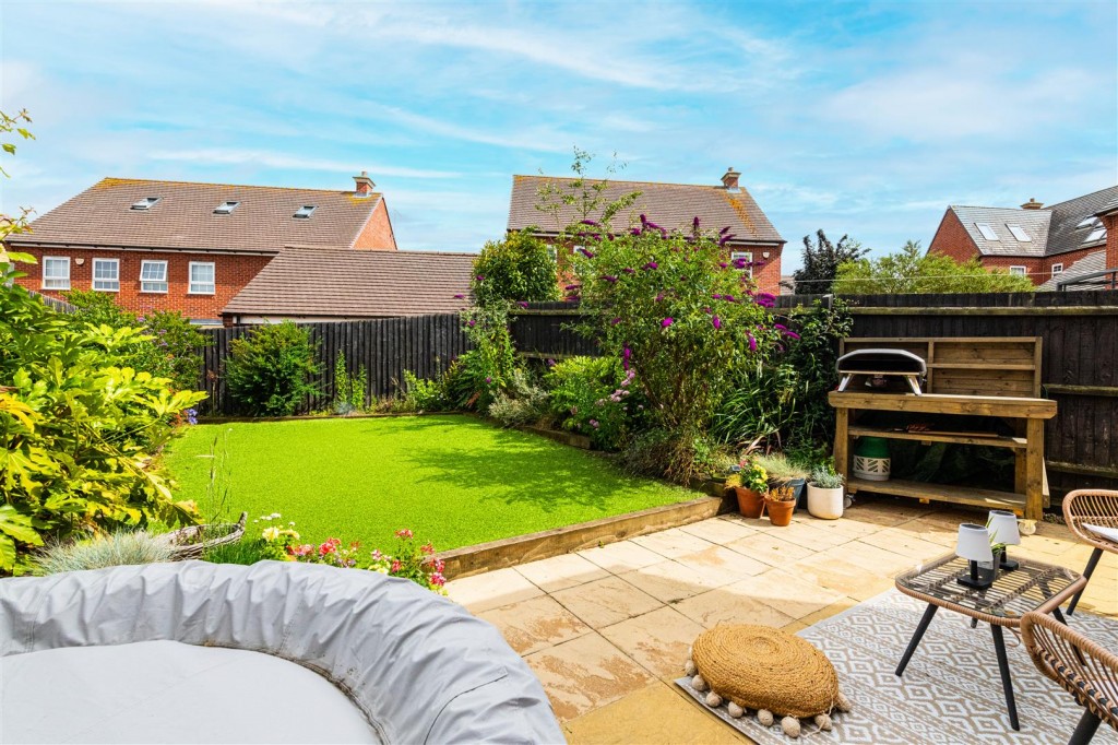 Images for Heron Close, Higham Ferrers EAID:oscarjamesapi BID:8
