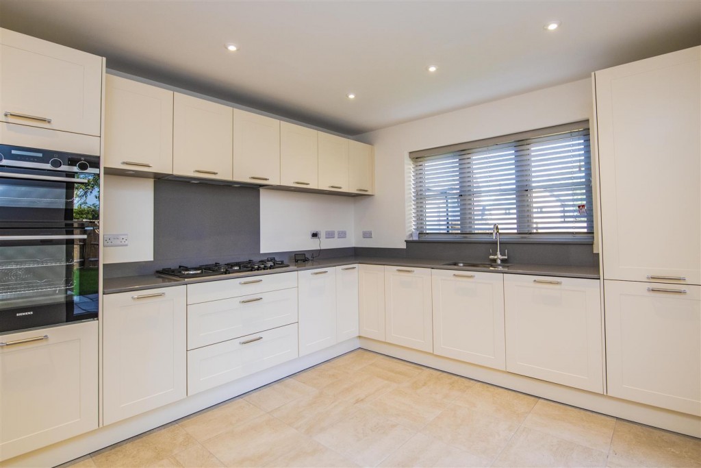 Images for Baldwin Drive, White Lodge Farm, Burton Latimer EAID:oscarjamesapi BID:2