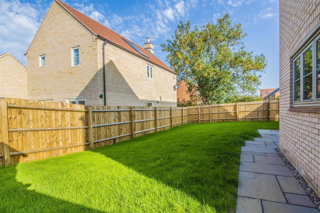 Images for Baldwin Drive, White Lodge Farm, Burton Latimer EAID:oscarjamesapi BID:2