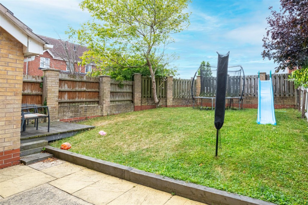 Images for Oakham Close, Desborough, Kettering EAID:oscarjamesapi BID:5