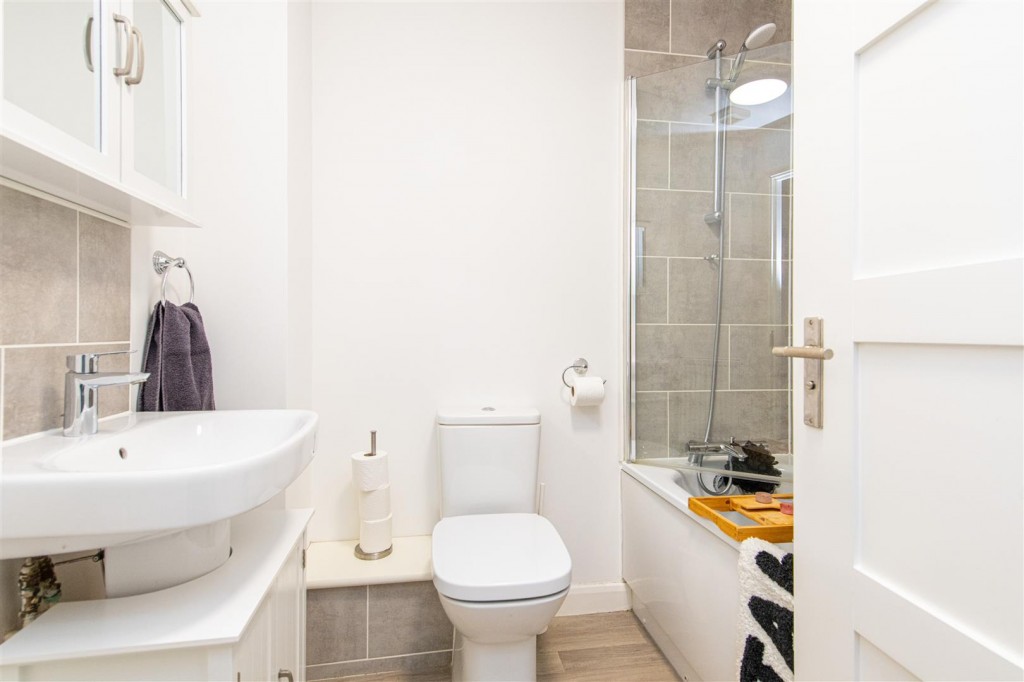 Images for Thurston Drive, Kettering EAID:oscarjamesapi BID:2