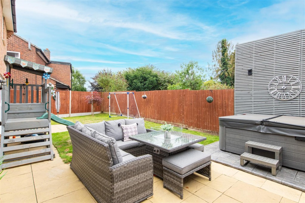 Images for Chaplins Lane, Desborough EAID:oscarjamesapi BID:2