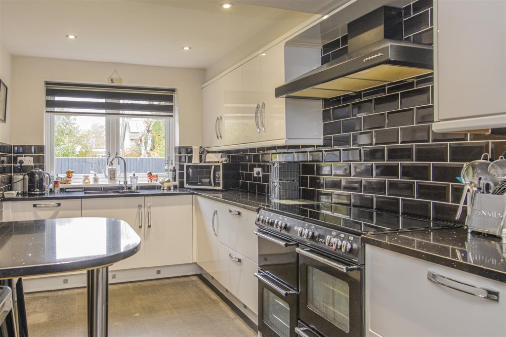Images for Willow Crescent, Market Harborough EAID:oscarjamesapi BID:5