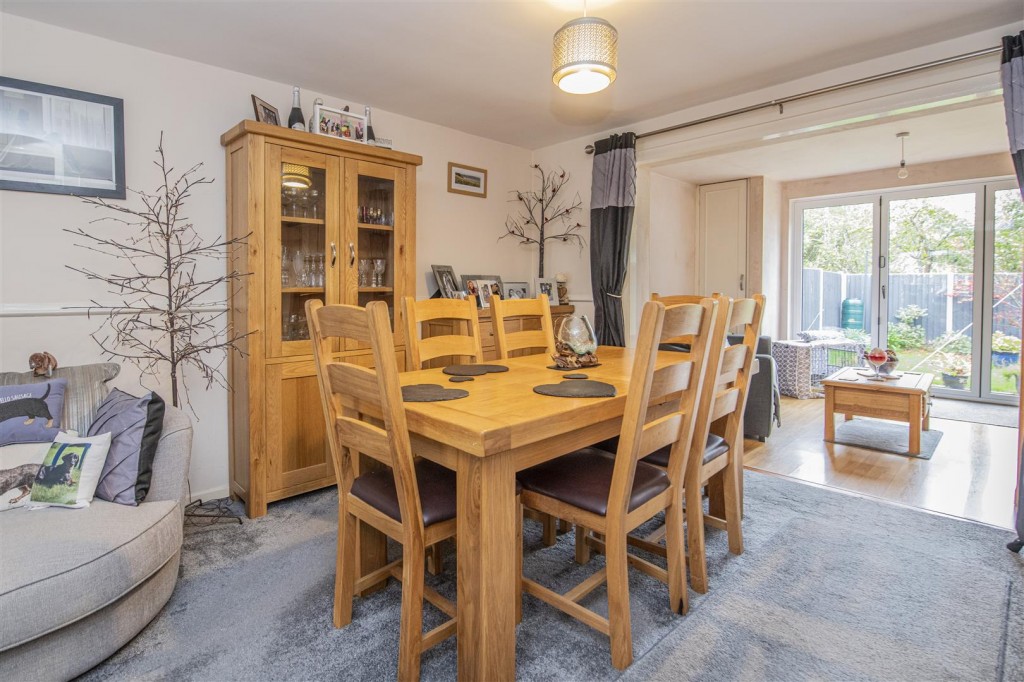 Images for Willow Crescent, Market Harborough EAID:oscarjamesapi BID:5