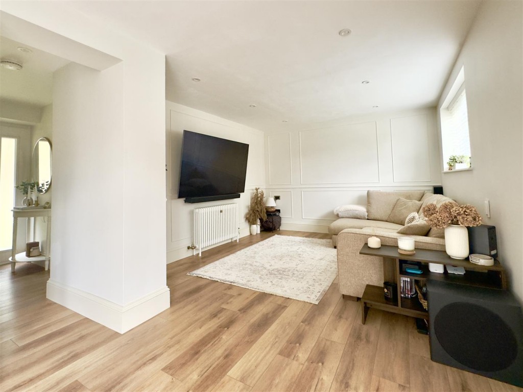 Images for Main Street, Watford EAID:oscarjamesapi BID:2