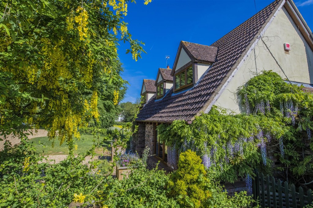 Images for Woodford Road, Great Addington EAID:oscarjamesapi BID:3