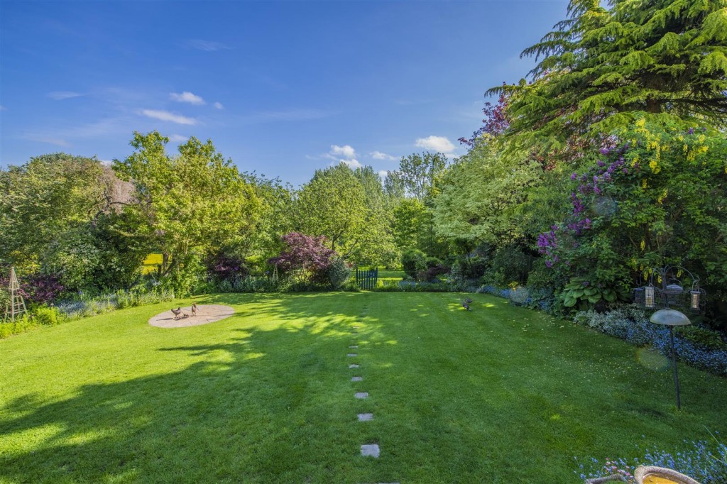 Images for Woodford Road, Great Addington EAID:oscarjamesapi BID:3