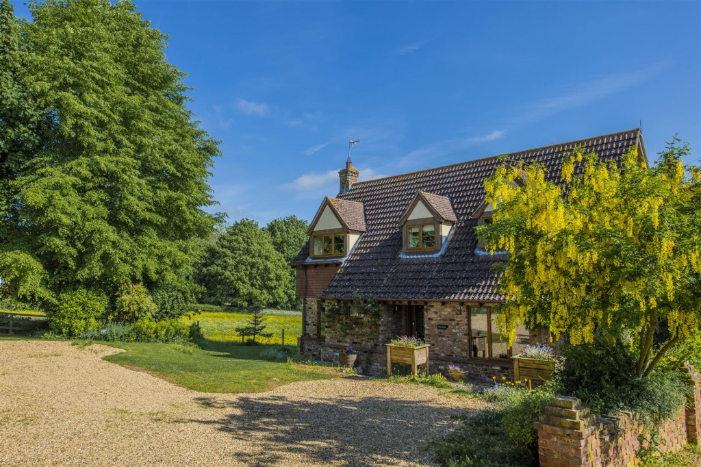 Images for Woodford Road, Great Addington EAID:oscarjamesapi BID:3