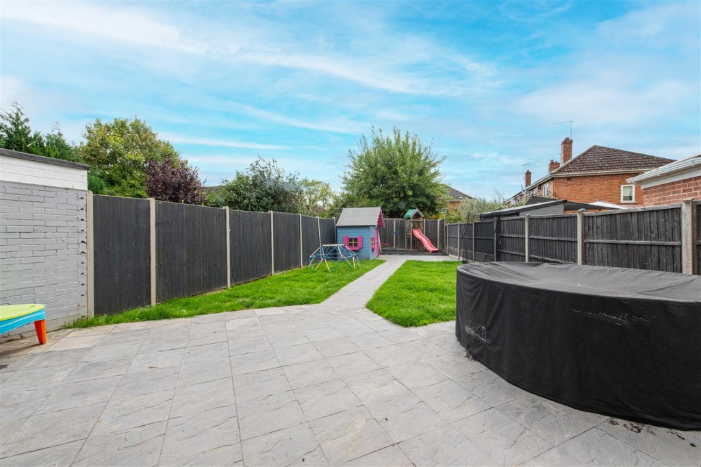 Images for Westfields Road, Corby EAID:oscarjamesapi BID:4