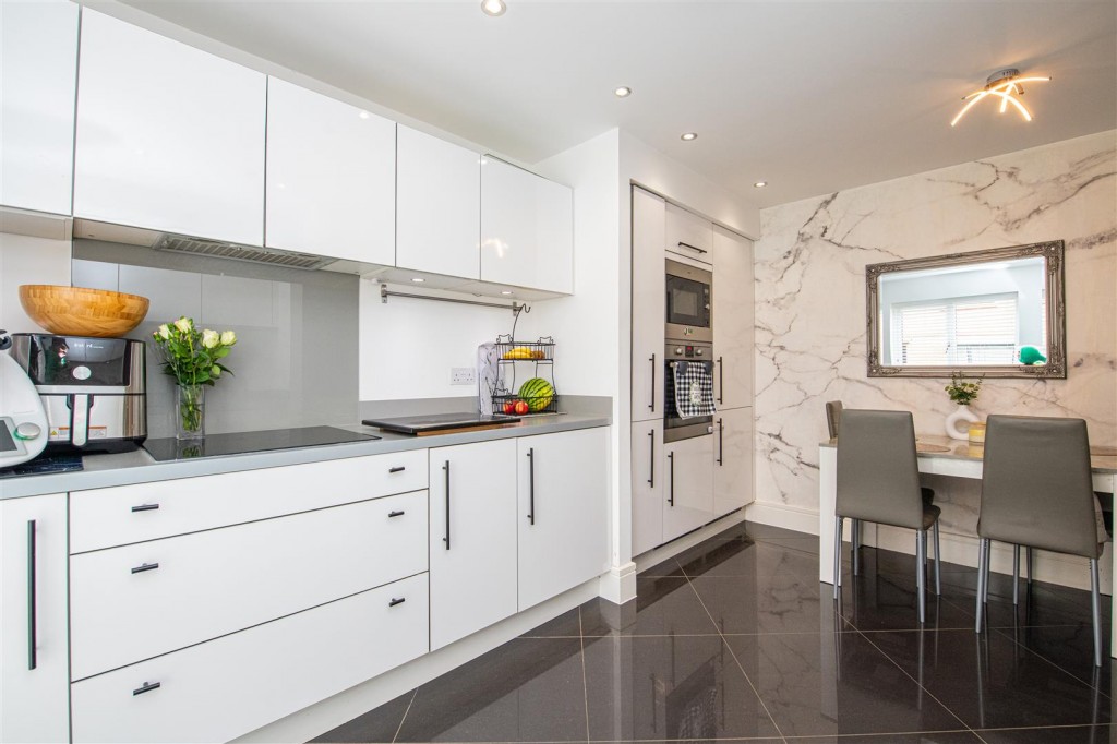 Images for Kesteven Way, Corby EAID:oscarjamesapi BID:4