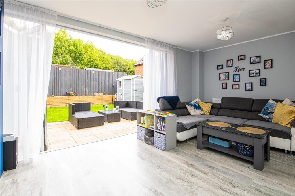 Images for Kesteven Way, Corby EAID:oscarjamesapi BID:4