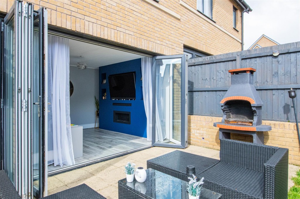 Images for Kesteven Way, Corby EAID:oscarjamesapi BID:4