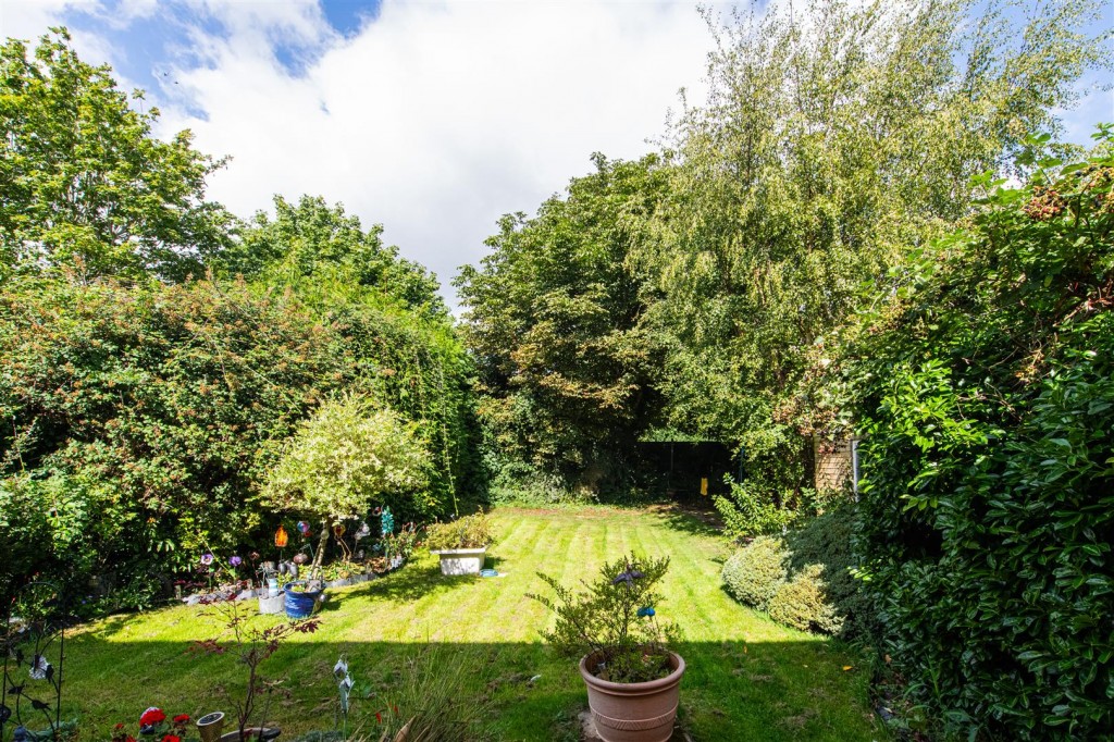 Images for Butler Gardens, Market Harborough EAID:oscarjamesapi BID:5