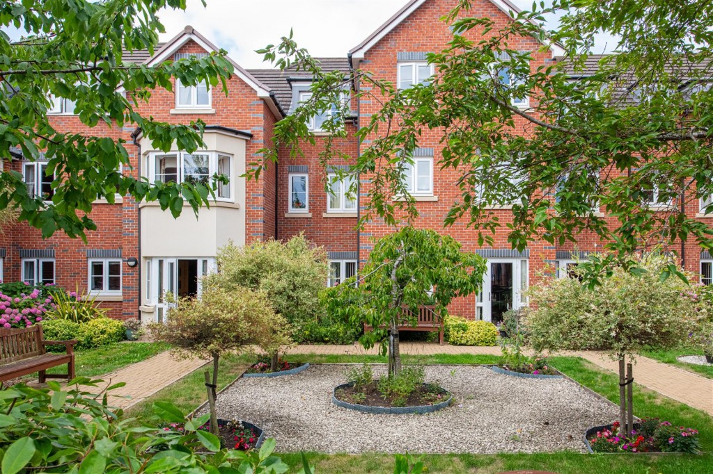 Images for Tresham Close, Kettering EAID:oscarjamesapi BID:2