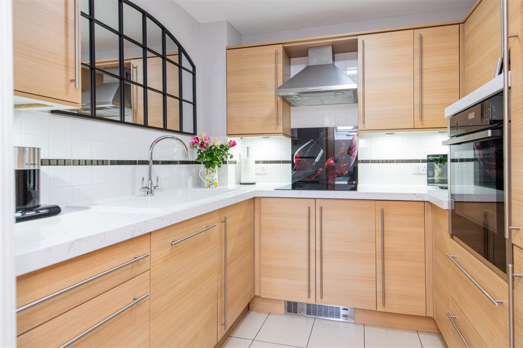Images for Tresham Close, Kettering EAID:oscarjamesapi BID:2