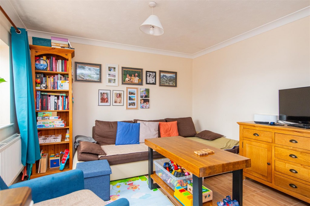 Images for Windmill Lane, Raunds, Wellingborough EAID:oscarjamesapi BID:8