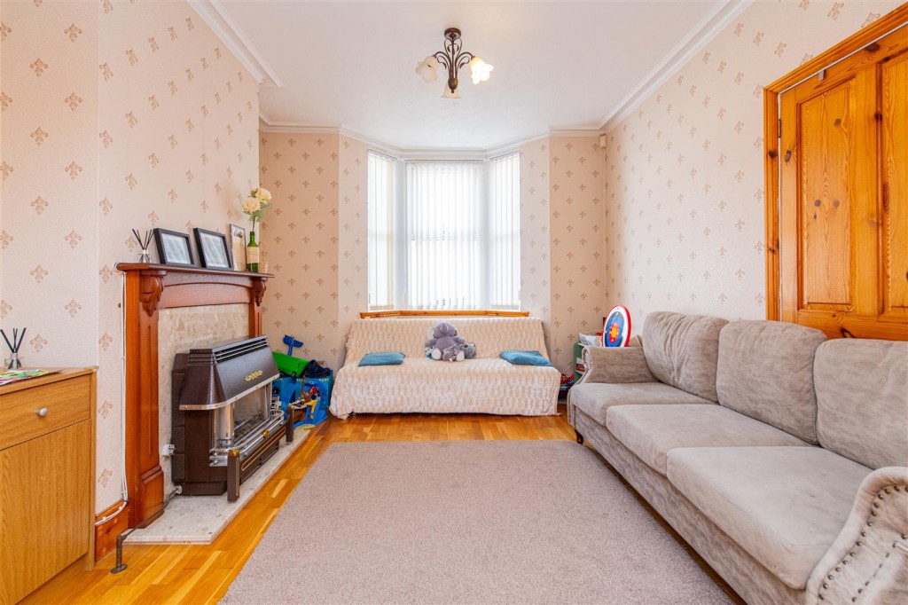 Images for Leslie Road, Northampton EAID:oscarjamesapi BID:1