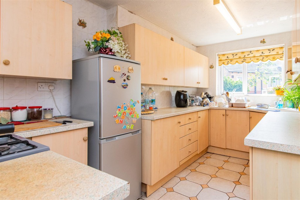 Images for Leslie Road, Northampton EAID:oscarjamesapi BID:1