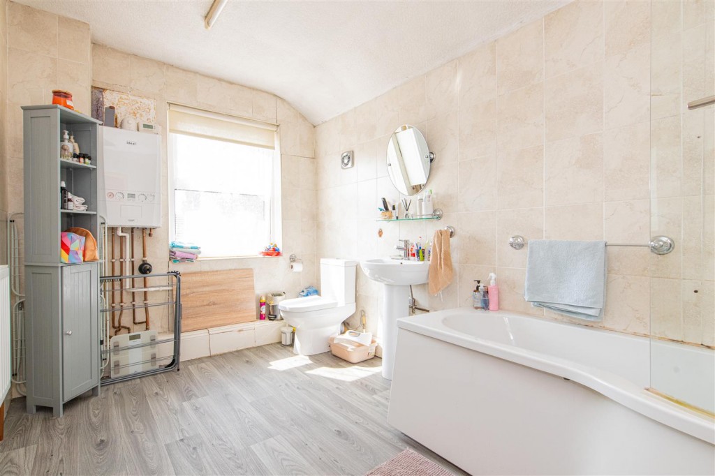 Images for Leslie Road, Northampton EAID:oscarjamesapi BID:1