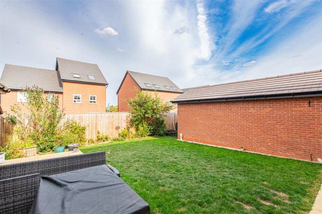 Images for Brockhall Crescent, Kettering EAID:oscarjamesapi BID:2