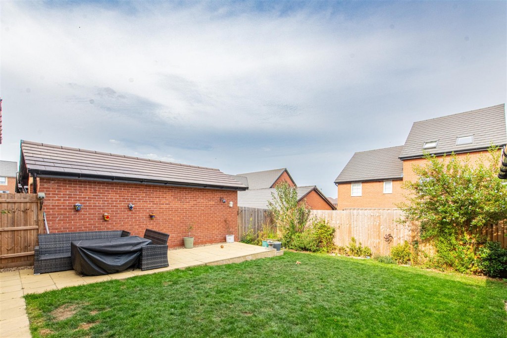 Images for Brockhall Crescent, Kettering EAID:oscarjamesapi BID:2