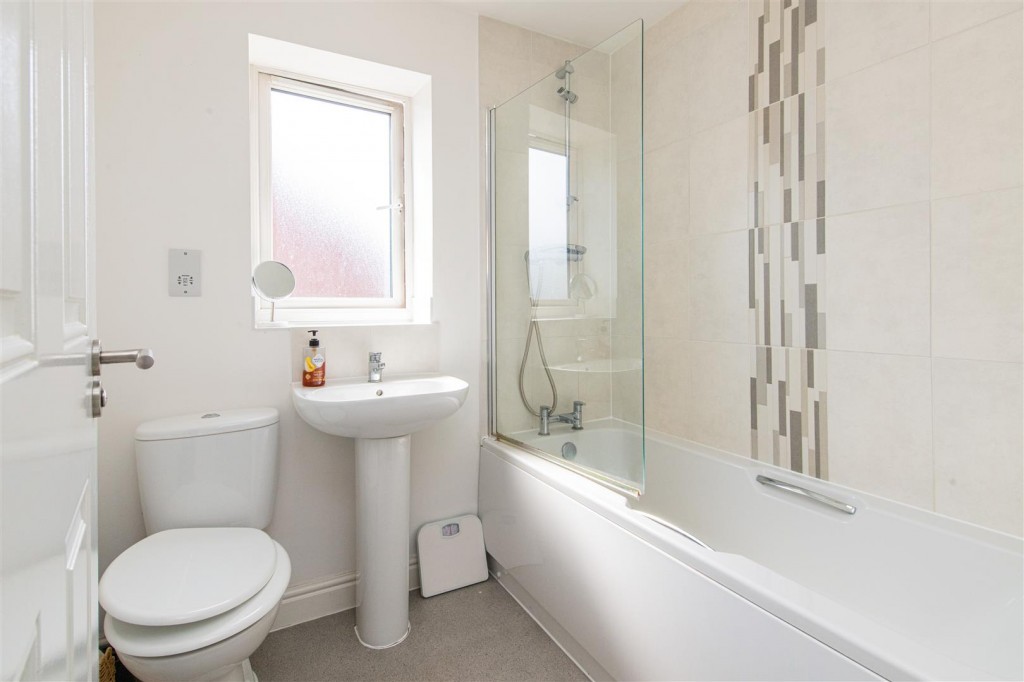 Images for Laburnum Crescent, Kettering EAID:oscarjamesapi BID:2