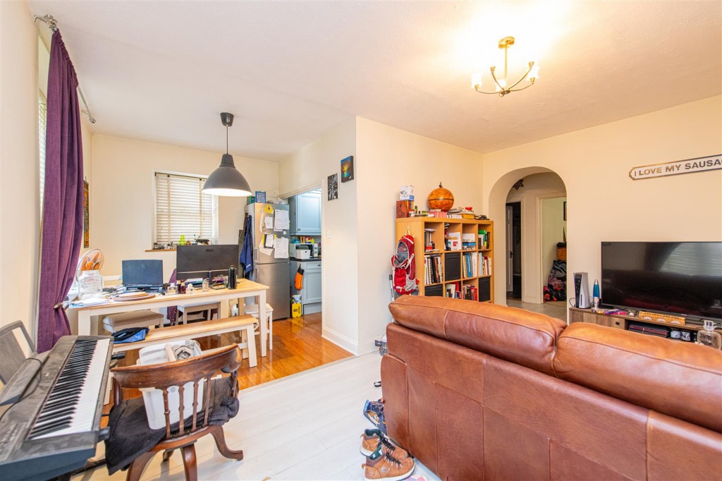 Images for Laws Lane, Finedon EAID:oscarjamesapi BID:3