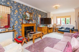Images for Riverview, Burton Latimer