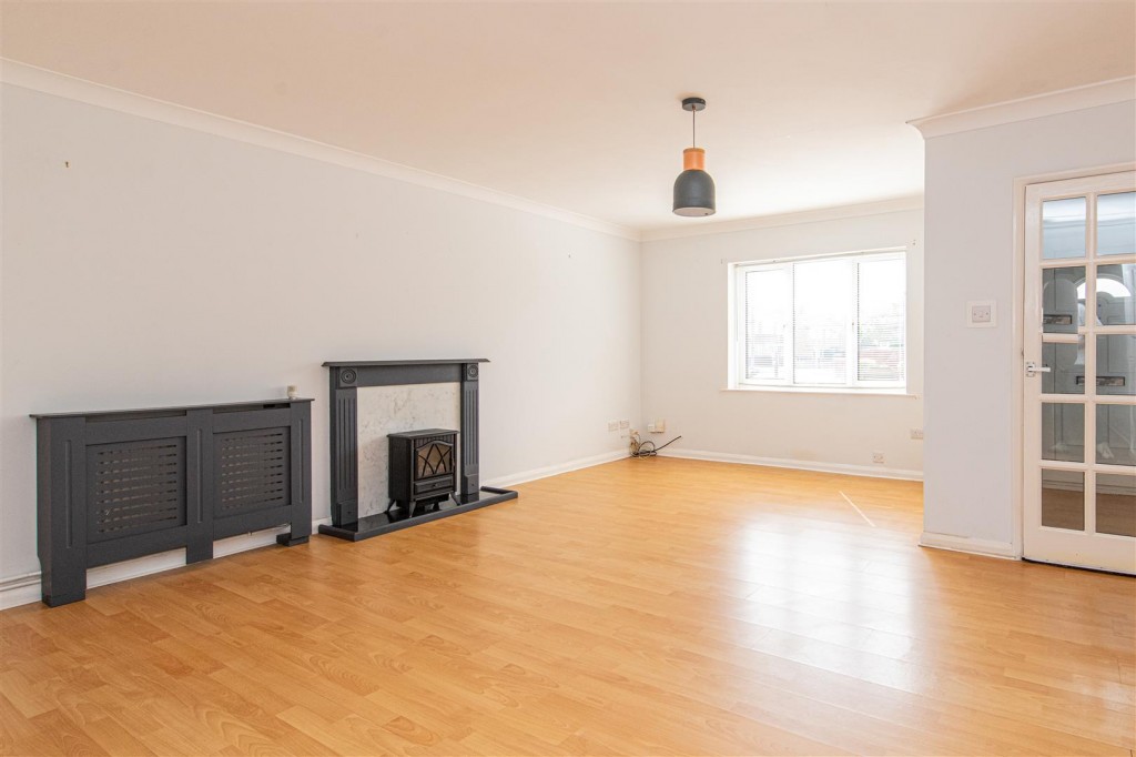 Images for Regent Road, Burton Latimer EAID:oscarjamesapi BID:2