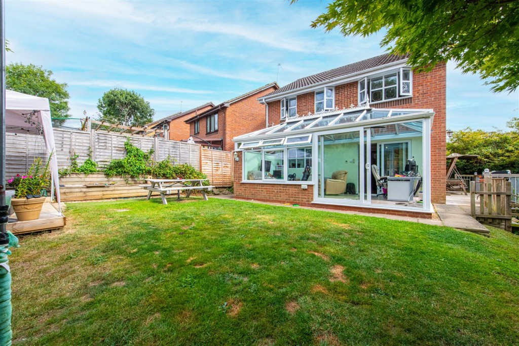 Images for Kenmore Drive, Desborough, Kettering EAID:oscarjamesapi BID:2