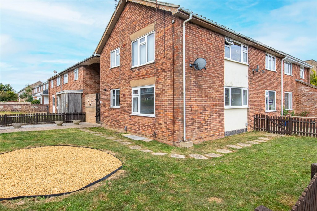 Images for Clun Walk, Corby EAID:oscarjamesapi BID:4