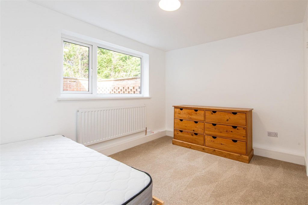 Images for Clun Walk, Corby EAID:oscarjamesapi BID:4